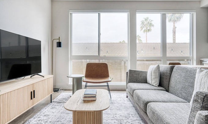 Mountain View Apartment | Lovely Mountain View Studio w/Gym & W/D, near 280 & 101, by Blueground