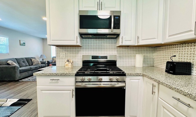 Lawrence House | Lovely new 3-bedroom house located near downtown!