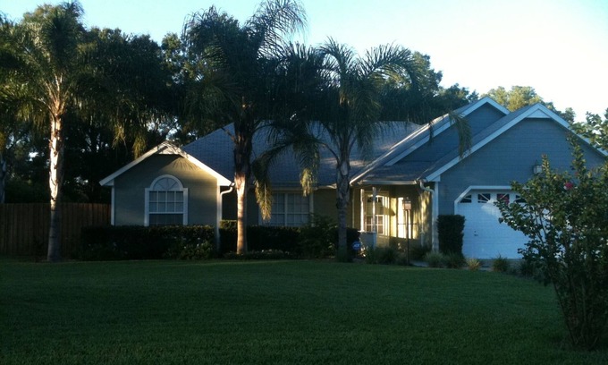DeLand House | Lovely Pool Home in Historic Town Close to Beach & Theme Parks