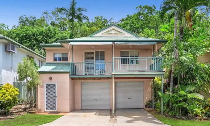 Manoora Villa | Lovely Quiet and Private Standalone Villa