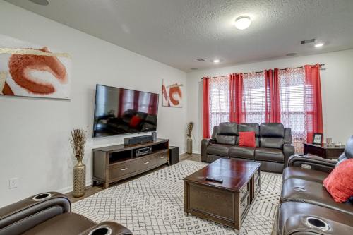 Clodine House | Lovely Richmond Home with Outdoor Kitchen and Grill!