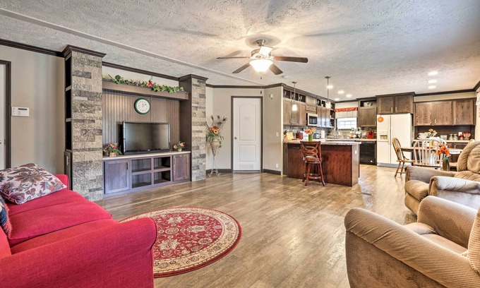 Rutland House | Lovely Sadieville Retreat w/Deck & Grill!
