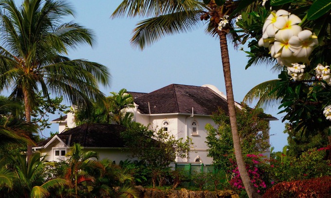 Mount Standfast Villa | Lovely Sea-View Home near Beach w Resort Amenities - Tennis, Gym, Pools, Spa