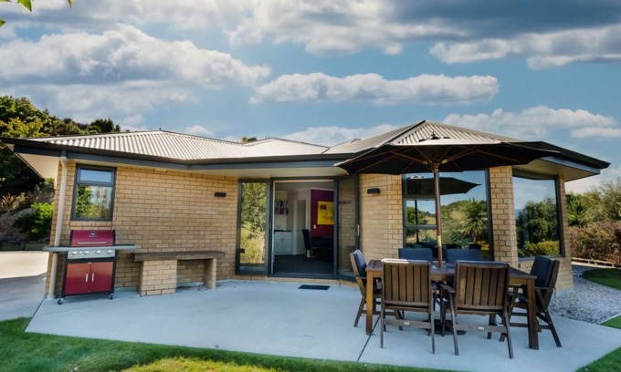 Ruby Bay House | Lovely spacious home with rural views