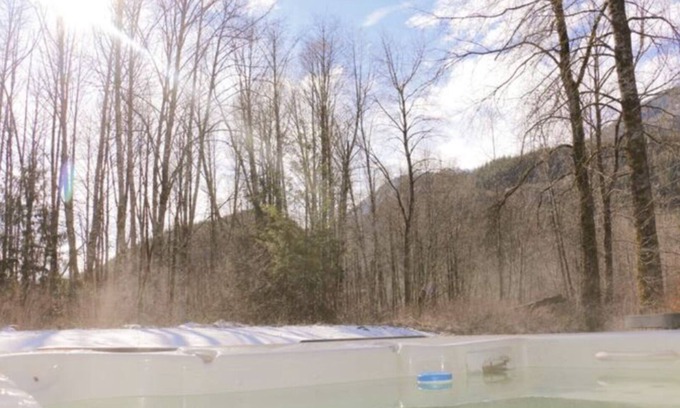 Brackendale House | Lovely Squamish Nature Retreat W/Hot Tub
