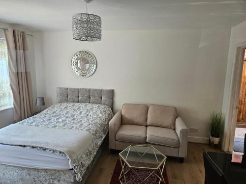 Reading House | Lovely studio flat
