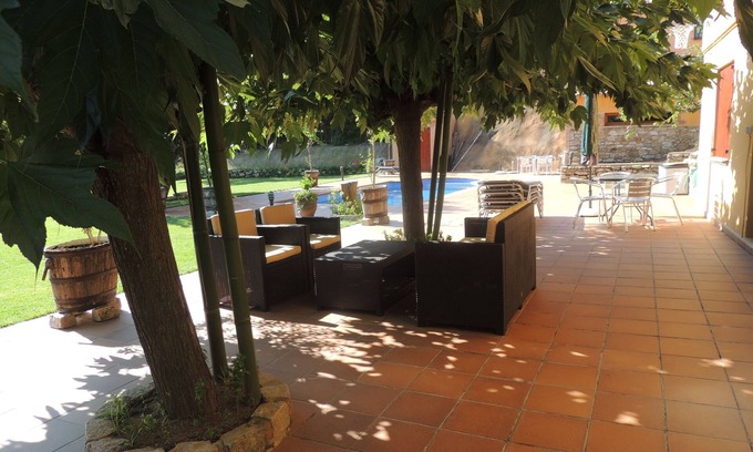 Begur Apartment | Lovely studio in a villa with pool.