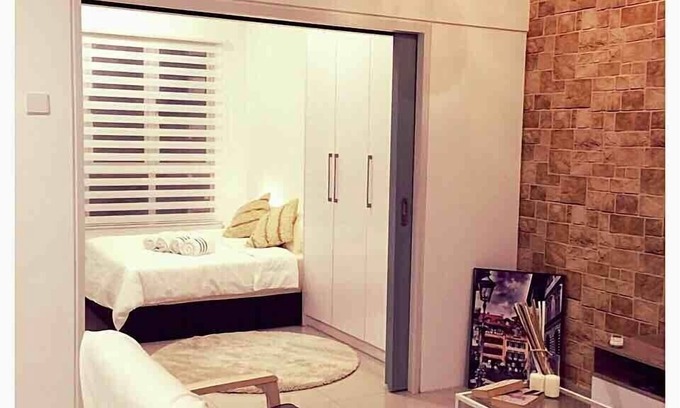 Central District Apartment | Lovely Studio Suite in the Heart of City