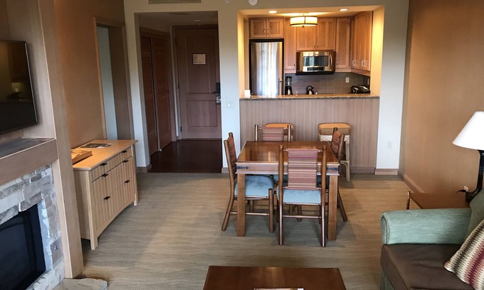 Cle Elum Condo | Lovely Suncadia Lodge - Private Bedroom (King), Sleeper Sofa Queen