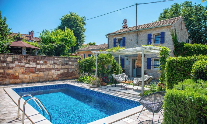 Radini Villa | Lovely traditional house Casa Oliva with private pool