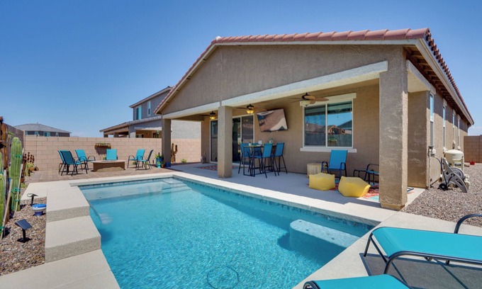 Tucson House | Lovely Tucson Home w/Private Pool & Fire Pit!