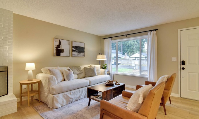 Evergreen House | Lovely Vancouver Retreat w/Home Gym!