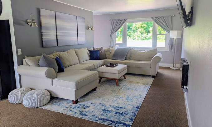 McFarland House | Lovely Waterfront Two Bedroom House