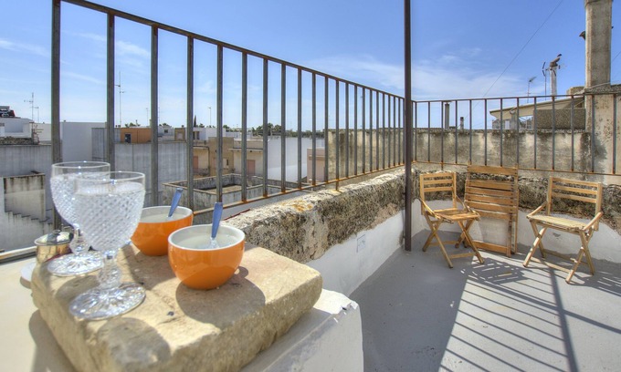 Parabita Apartment | Lovely70-Style TERRACE+PATIO