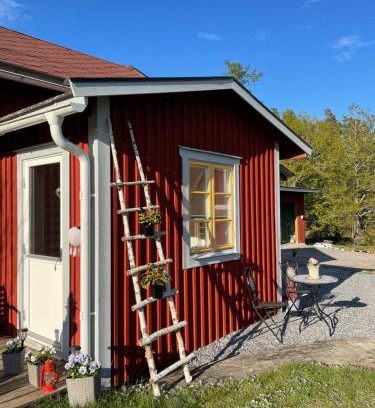 Sparreholm Bed & Breakfast | Loves Bondgård