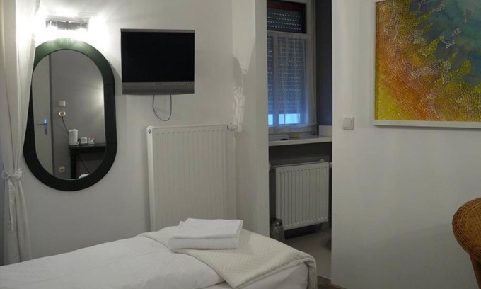 Schallmoos House | Low Budget Single-Room - BerglandHotel