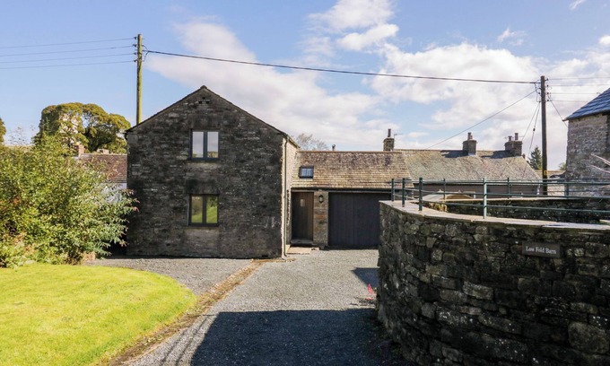 Orton Cottage | LOW FOLD COTTAGE, family friendly, with hot tub in Orton