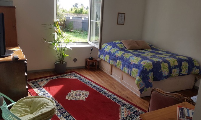 Saint-Max House | Lower Castle District