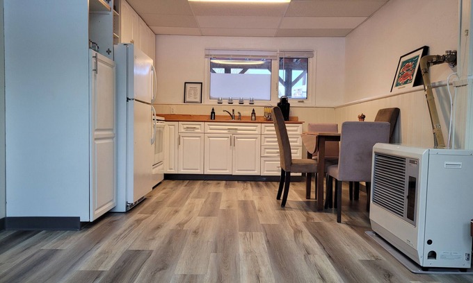 Whitehorse House | Lower Level Suite