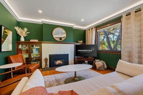 Northeast Minneapolis House | Lowry Parlour