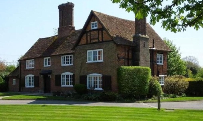 Tring House | Loxley Barn 1 bedroom cottage retreat