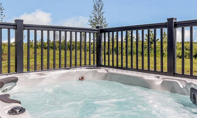 Saintbury Ski Chalet | Loxley Lodge Premier