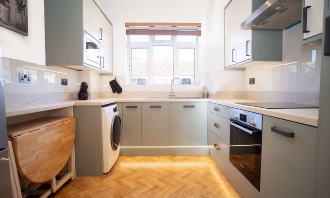 St. Mary's Park Apartment | LS2G Short Term Rental Properties in Battersea SW11
