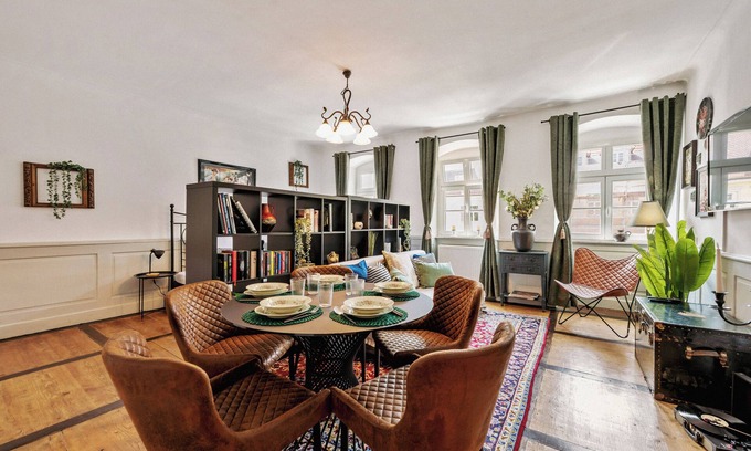 Ludwigsburg Apartment | LubuNest2 | Old Town Apartment at the Blooming Baroque