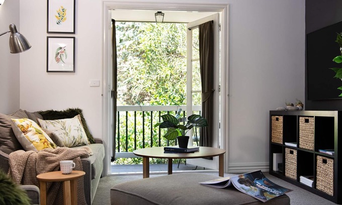 Hepburn Springs Cottage | Lucini Cottage- wood fire and stunning bush views