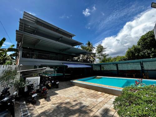Coron Town Proper Hotel | Lucky Tito Coron Dive Resort