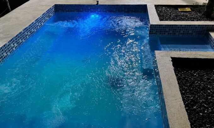 Piedra Blanca House | lugar lleno de paz con 4 habitaciones, piscina y rio dentro de la propiedad