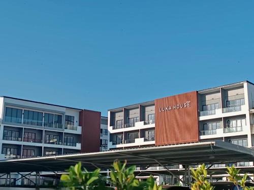 Lam Luk Ka Hotel | Luka House