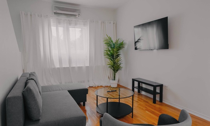 Riverside Apartment | Lum The Queen - Superior One-Bedroom Apartment