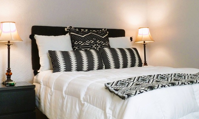 Mount Holly House | Lumberton Comfort - Perfect for Extended Stays
