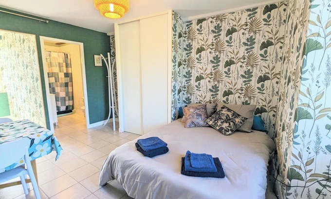 Saint-Germain-les-Belles Apartment | Lumineux Avec une Décoration Moderne. Studio Avec Cuisine Équipée. 5mn de A20