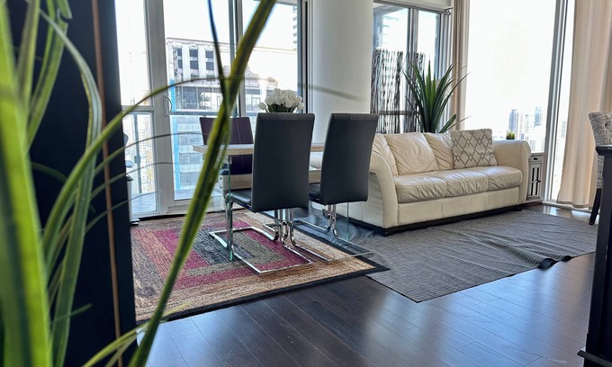 Bay Cloverhill Apartment | Luminous 2-Bdrms Suite w/parking