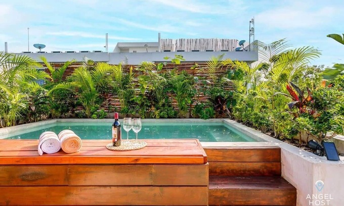Zama Condo | Luminous 2-Story Suite w/Rooftop Pool & BBQ