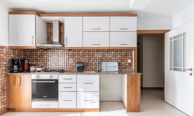 Antalya City Centre Apartment | Luminous Flat 4 min to Hadrian Gates in Antalya