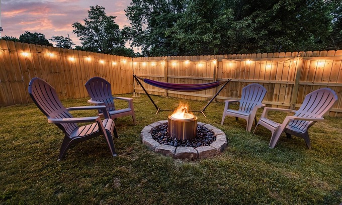 Bon Air House | Lumos Stays: 65" 4K TV, memory foam, kid-friendly