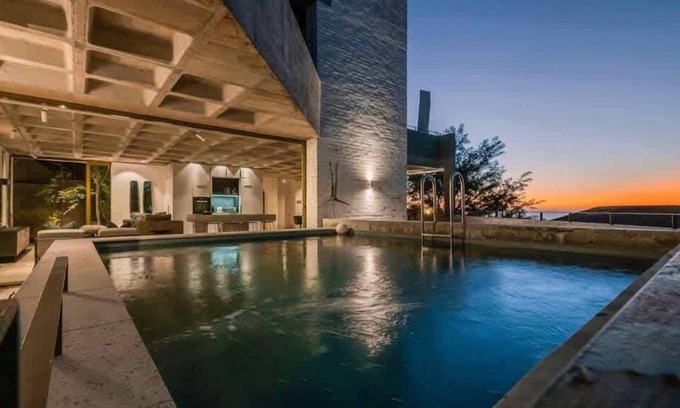 Sea Point Apartment | Luna Azul Loft - Ultra Lux Apt, Pool, Views