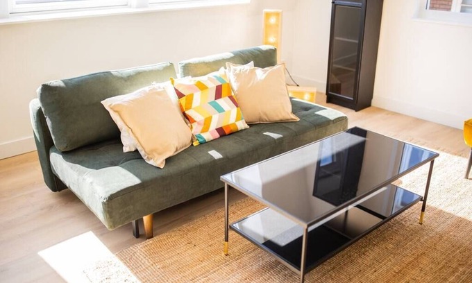De Bilt Apartment | Luscious 1 Bed Serviced Apartment 65m2 -ESS38L-