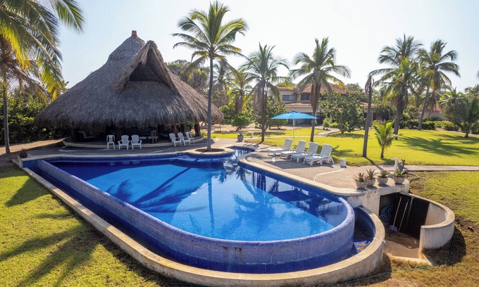 Barra de Potosi House | Lush Beachfront Oasis Near Ixtapa/Zihuatanejo