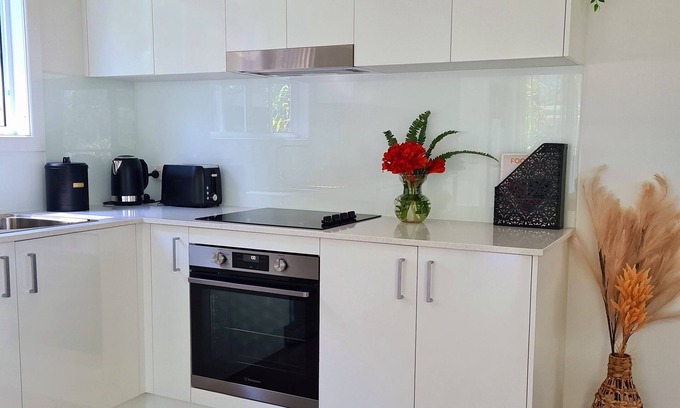 Bonville House | Lush Green Surrounds on Bonville Creek, Close to Sawtell Beaches