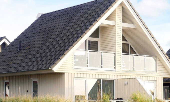 Wendtorf House | Lush holiday home with sauna