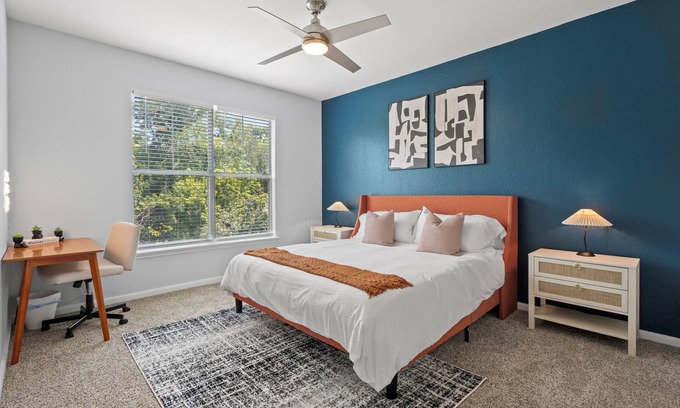 Dallas Apartment | Lux 1BR | Pool, BBQ | Near Medical District & Nightlife | Gated Community
