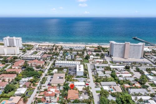 Deerfield Beach House | Lux 3 bedroom townhouse 1 block from the beach