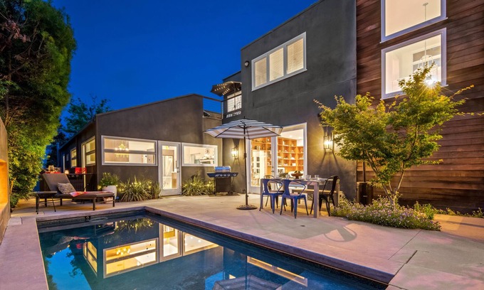 Mar Vista House | Lux 4Bdrm Romantic Wst LA Zen Home w Pool & Lounge