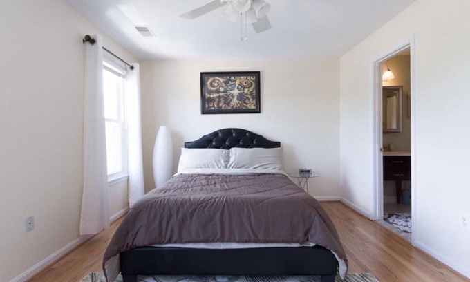 Arlington House | Lux 4BR House-Mins to DC-Free Parking