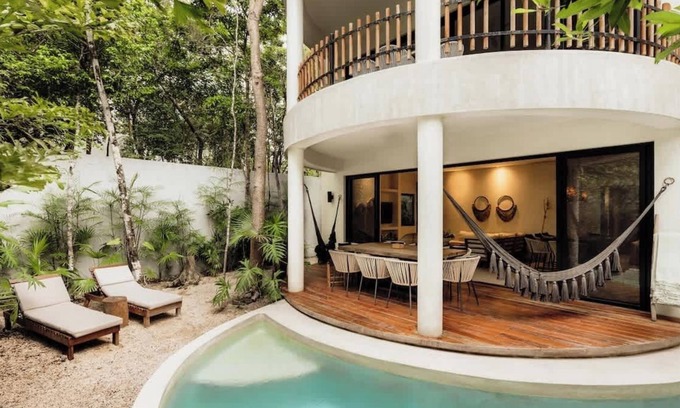 Zama Villa | Lux Casa Kuk 2 Pools Mins to Beach Rooftop Oasis