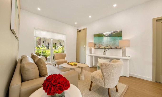 West Avenue Condo | Lux Designer Apt 2BR/2BA in the Heart of MIA Beach
